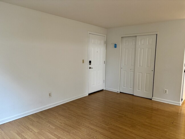 Photo - 12208 118th Ave E Unit B
