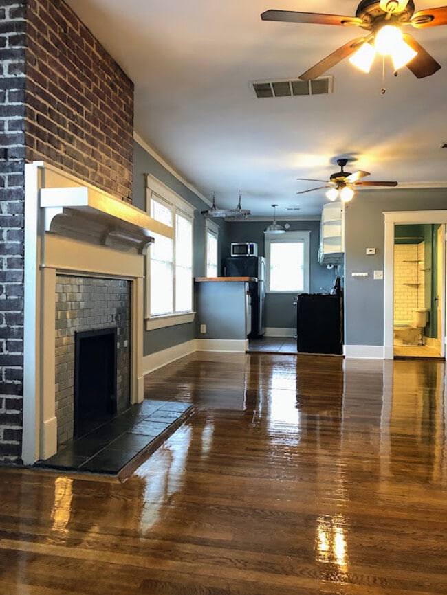 Building Photo - 2012 Walker Ave Unit 2