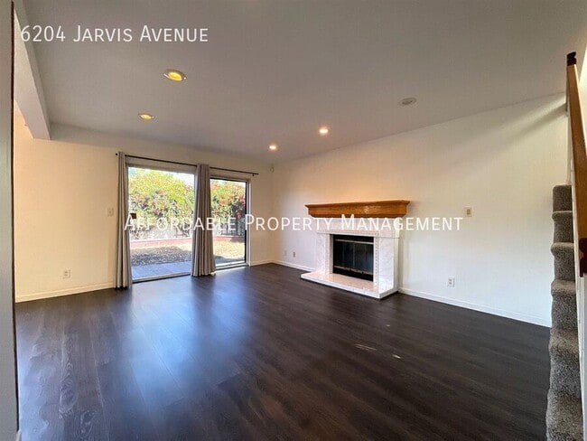 Photo - 6204 Jarvis Ave