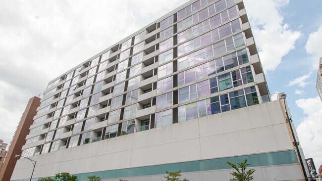 Building Photo - 630 N Franklin St Unit 516 Rental