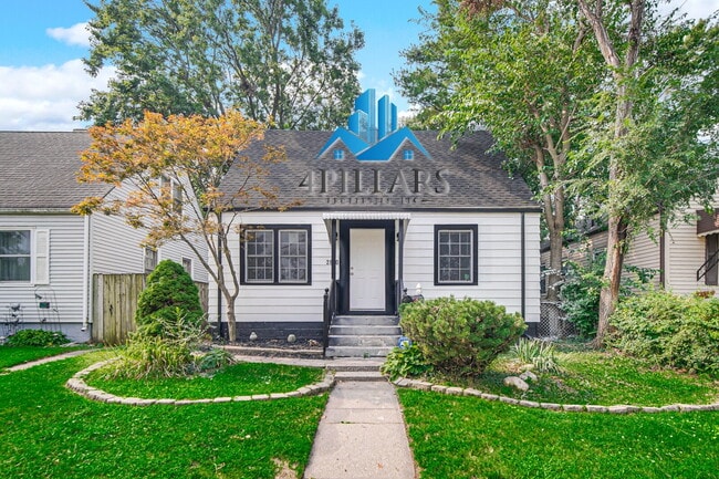 "Charming 3-Bedroom Hammond Home with Hardwood Floors & Finished Basement - 2025 Sq Ft of Comfort!"
