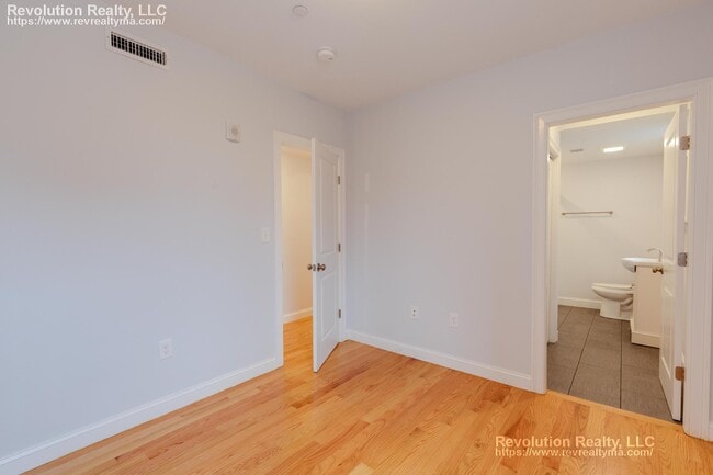 Photo - 15 Kenilworth St