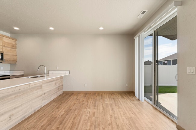 Photo - Thayer Cottages