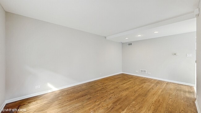 Photo - 706 Green Bay Rd