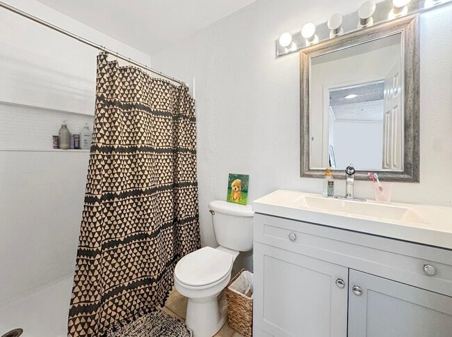 Photo - 1000 W Horatio St Unit 126