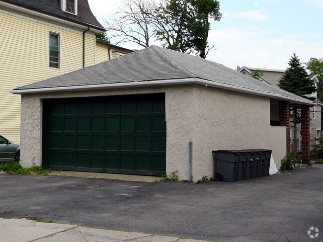 24 Centre Ave
