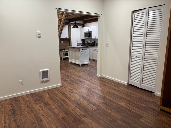 11573 Ridge Rim Trl SE