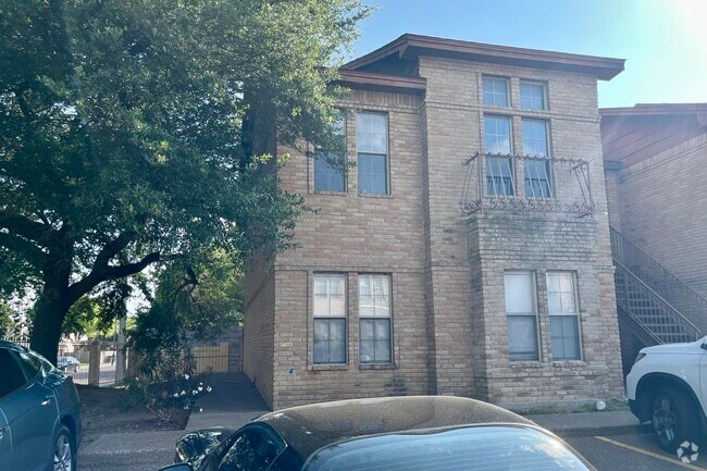Building Photo - 1750 Tiara Trl Unit 102 Rental