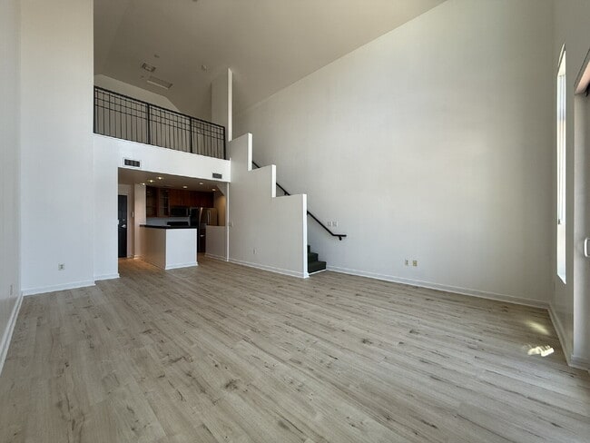 Photo - Penthouse Loft in Prime Downtown Location! Unidad 407