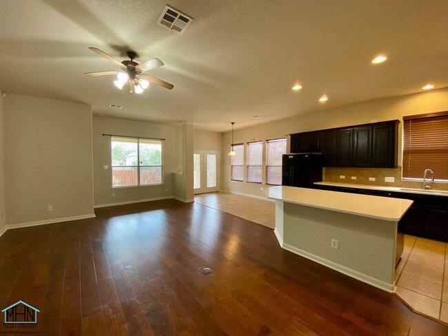 Photo - LARGE 3-bed, 2-bath single story in the NW...