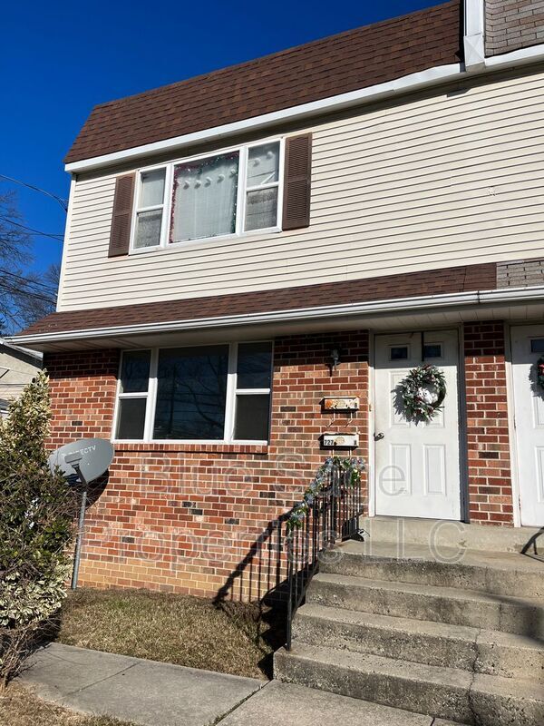 Photo - 727 Clifton Ave Unidad 1