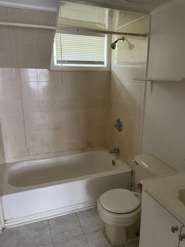 Photo - 146 South Sims Avenue Unidad 118