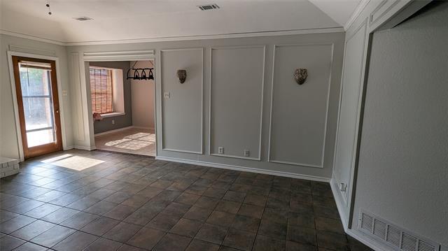 Photo - 2706 Parkview Dr