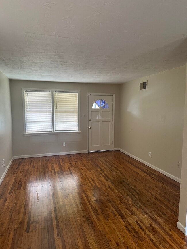 Photo - 3559 Millard Rd