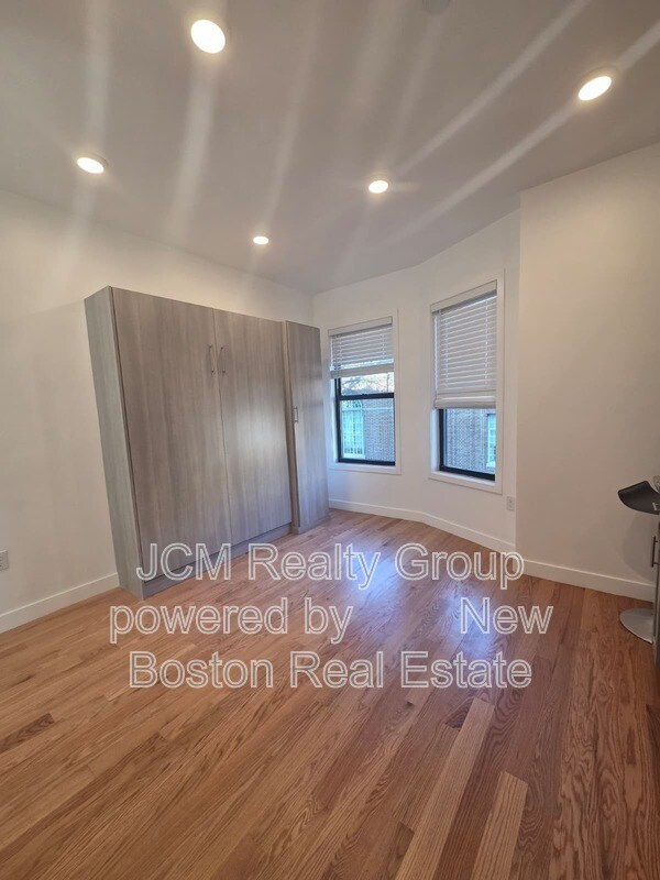 Photo - 165 Hawthorne St Unidad U-204