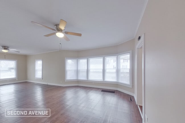 Photo - 601 E 4th St