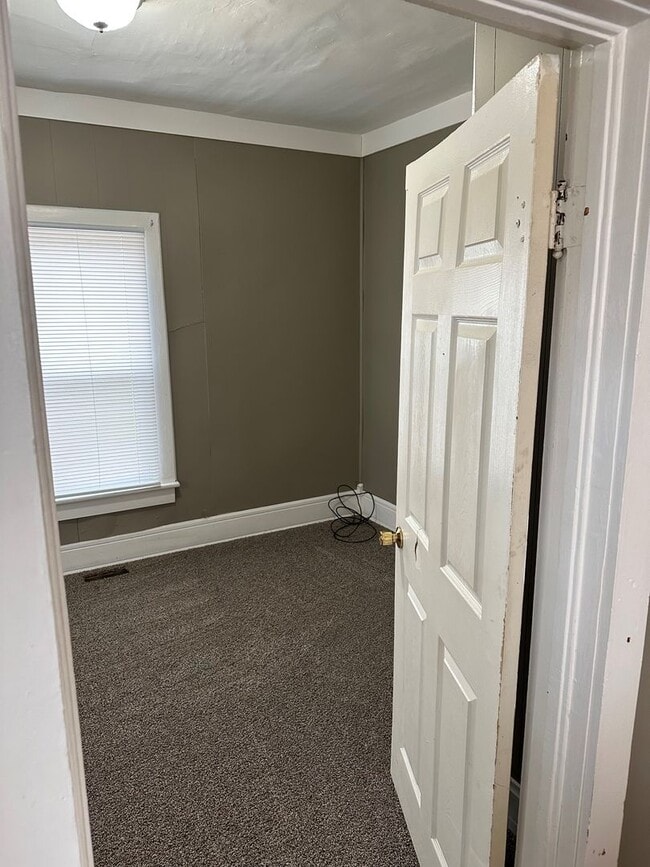 Photo - 511 W Grand Ave