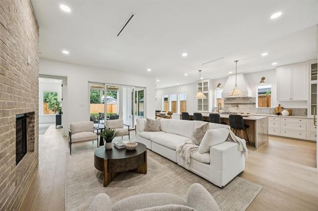 Photo - 6244 Richmond Ave