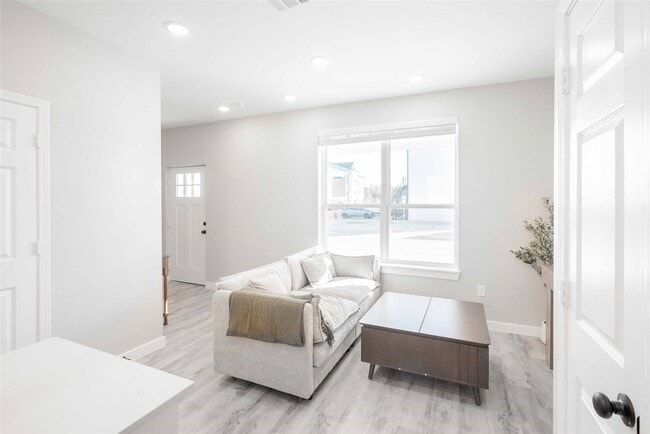 Photo - 2414 Penick Rd