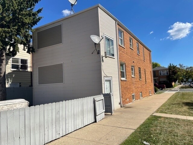 5658 S Kolin Ave Unidad 1
