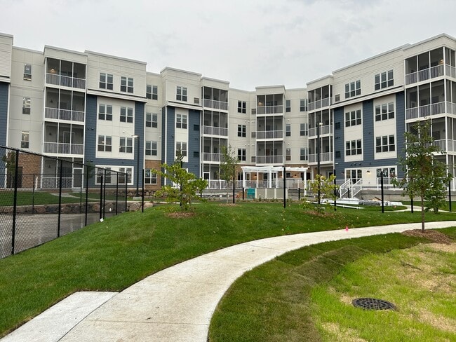 Building Photo - 2350 Harbor Pl Unit Artessa Mound Harbor