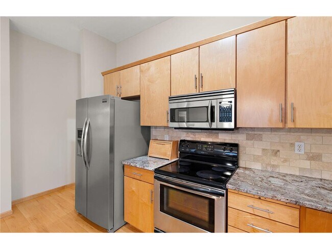 Photo - 270 4th St E Unit 409