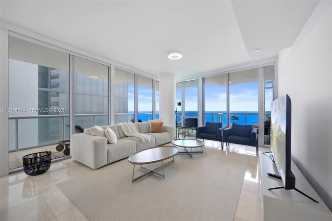 Building Photo - 17121 Collins Ave Unit 1508