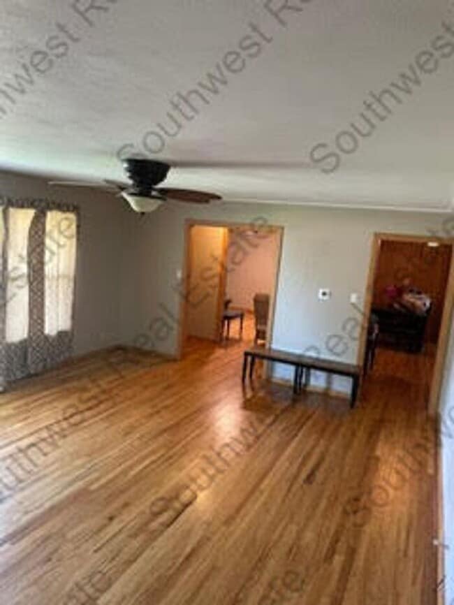 Photo - Beautiful 3 bedroom 2 bath brick home