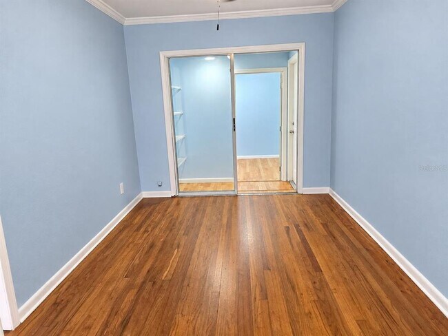 Photo - 806 W W St