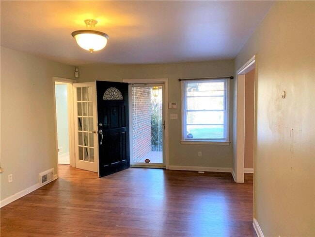 Photo - 317 W Wieuca Rd NE