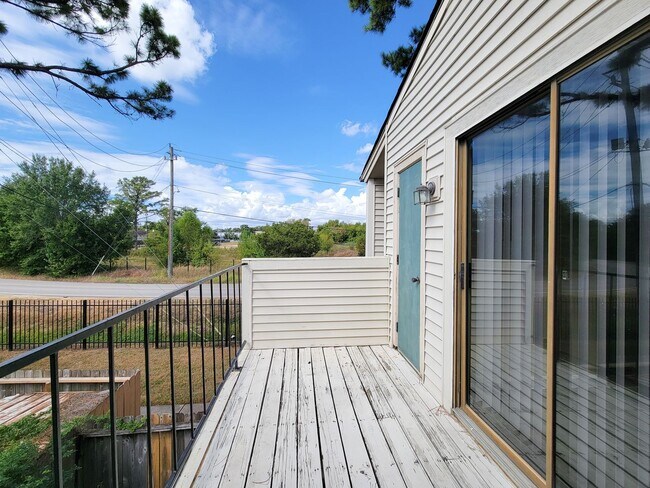 Photo - This stunning single-story upstairs unit o... Unidad 205