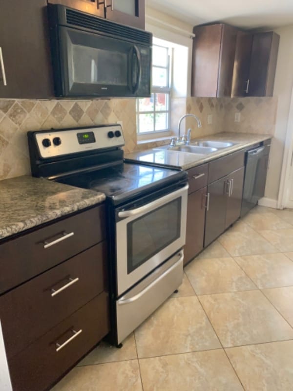 Photo - 1430 NE 41st Dr