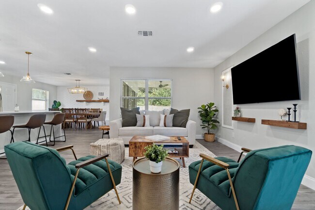 Photo - 309 Holmes Blvd NW