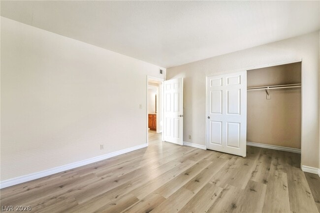 Photo - 5062 River Glen Dr Unit 151