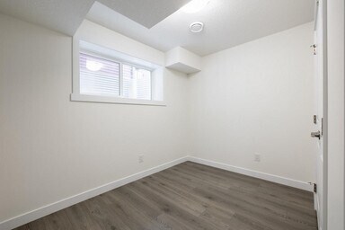 Photo - 9811-9107 107 Ave