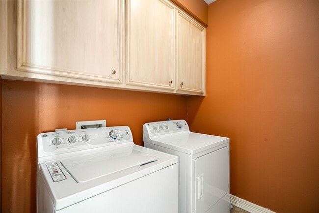 Photo - 5007 Cambridge St