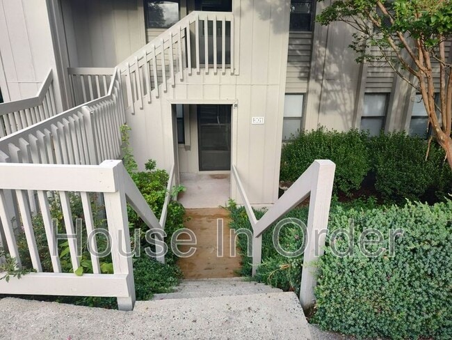 Photo - 301 Abbey Cir