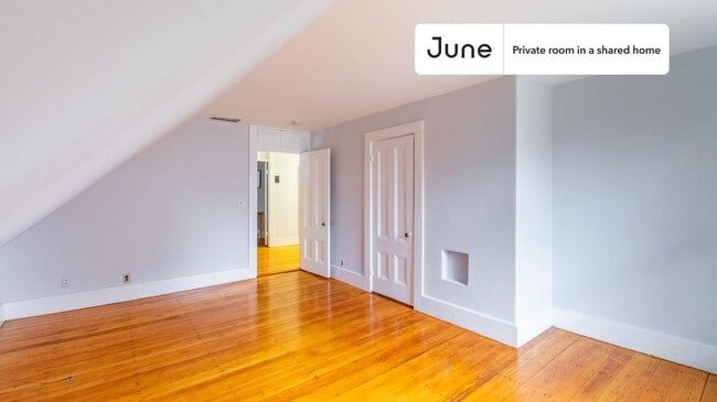 Photo - Room in Shared 5 bed/2.5 bath home Unit D