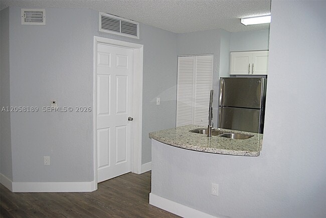 Photo - 2803 N Oakland Forest Dr Unit 108