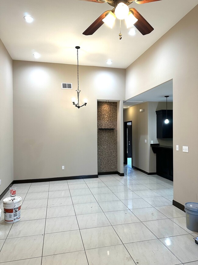 Photo - 537 Wild Rose Ln