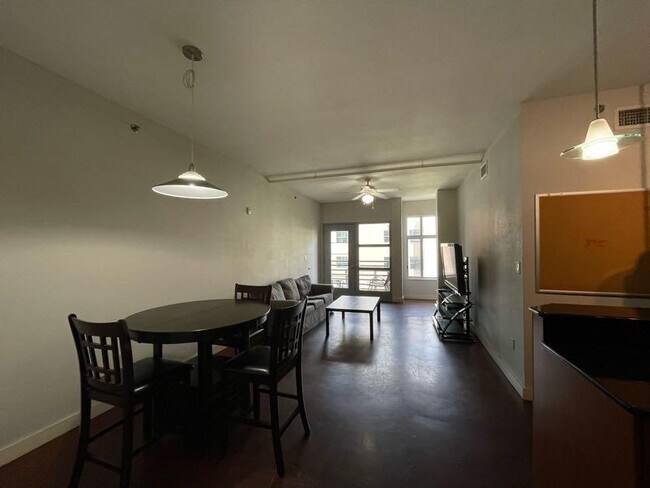 Photo - 711 W 26th St Unit 510