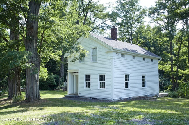 Building Photo - 203 Big Woods Rd