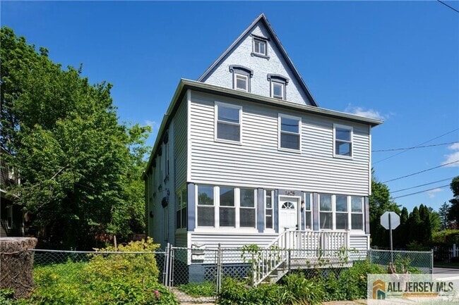 Building Photo - 1625 Parker Rd Unit Apt 3