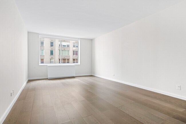 Photo - 220 E 65th St