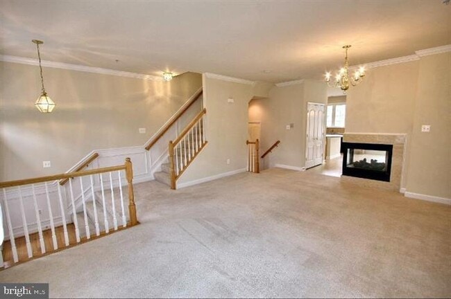 Building Photo - 903 Crestfield Dr