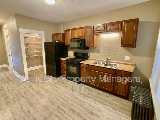 Photo - 221 E Main St