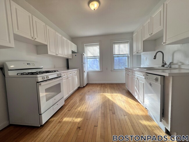 Photo - 14 Centre St Unit F