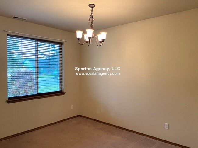 Photo - 912 Grinnell Ave SW