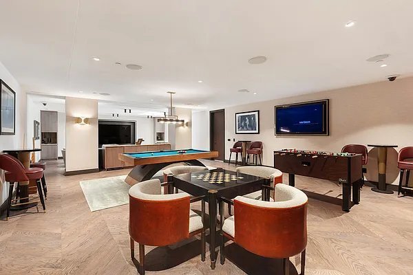 Photo - 515 W 18th St