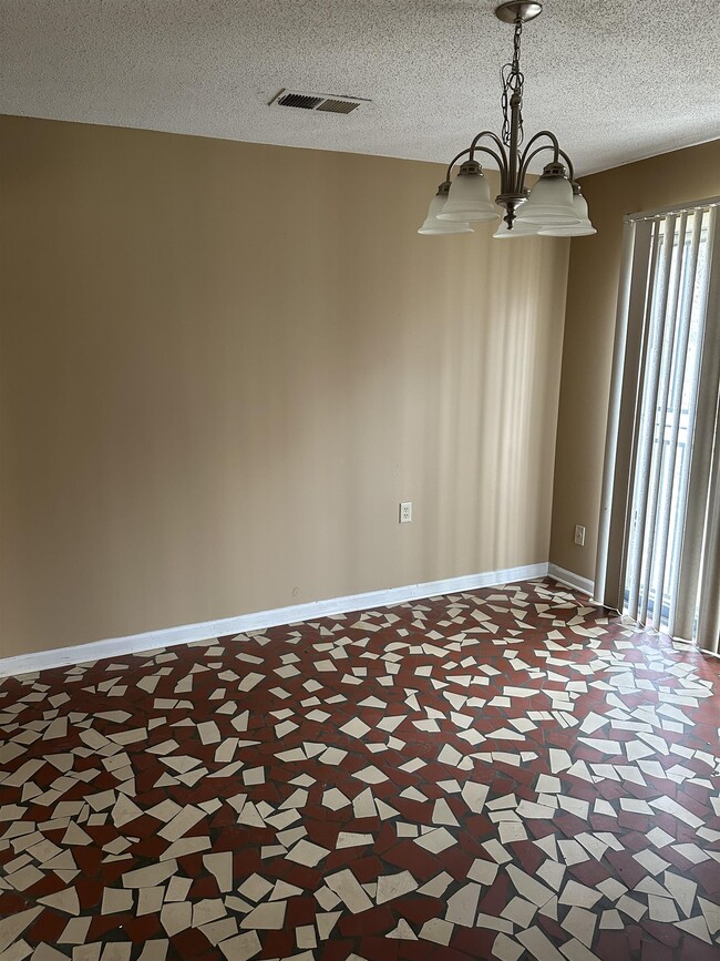 Photo - 8859 Wilkinsville Rd